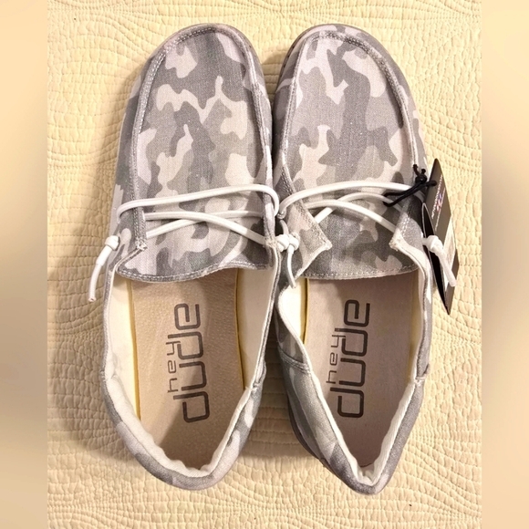 NWT Hey Dude Men's Gray Camo Wally Slip On Shoes - Picture 7 of 10